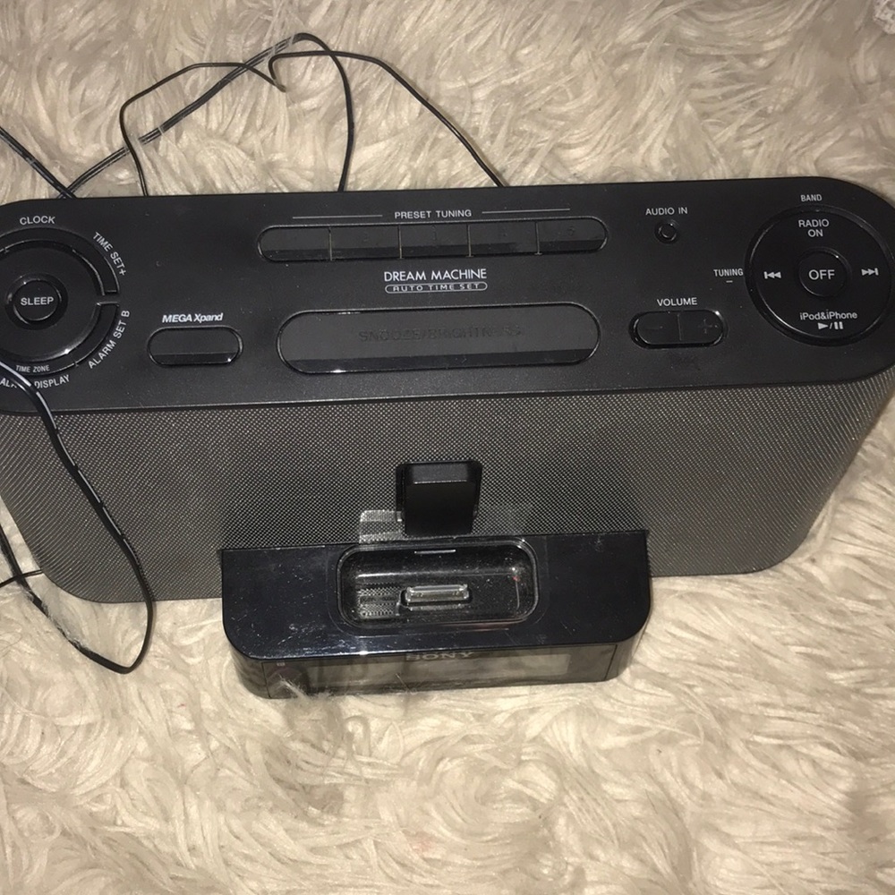 SONY RADIO - Picture 3 of 3